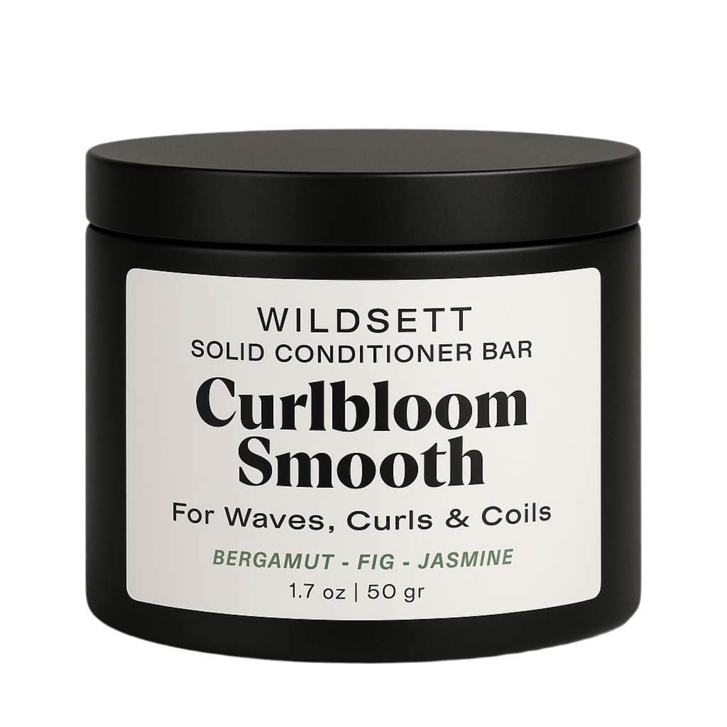 Curlbloom Smooth is formulated with jojoba oil, babassu, and plant-based BTMS to hydrate, soften, and bring out your natural curl pattern. Panthenol and oat protein enhance strength and bounce, while a subtle botanical scent makes every wash a sensory ritual.
