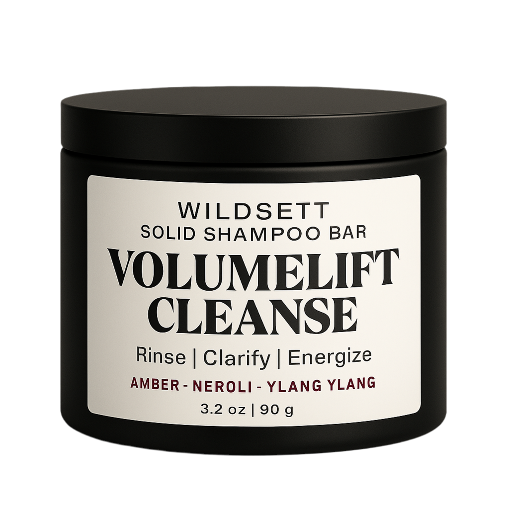 Weightless volume meets gentle clarity.


VOLUMELIFT CLEANSE is your go-to bar for flat or oily-prone hair in need of balance, body, and bounce. With a purifying blend of clay and coconut-based cleansers, this solid shampoo lifts at the roots without stripping your strands.