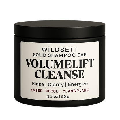 Weightless volume meets gentle clarity.


VOLUMELIFT CLEANSE is your go-to bar for flat or oily-prone hair in need of balance, body, and bounce. With a purifying blend of clay and coconut-based cleansers, this solid shampoo lifts at the roots without stripping your strands.